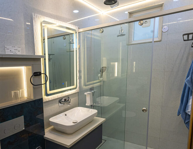 Cloud 9 – Deluxe King Room