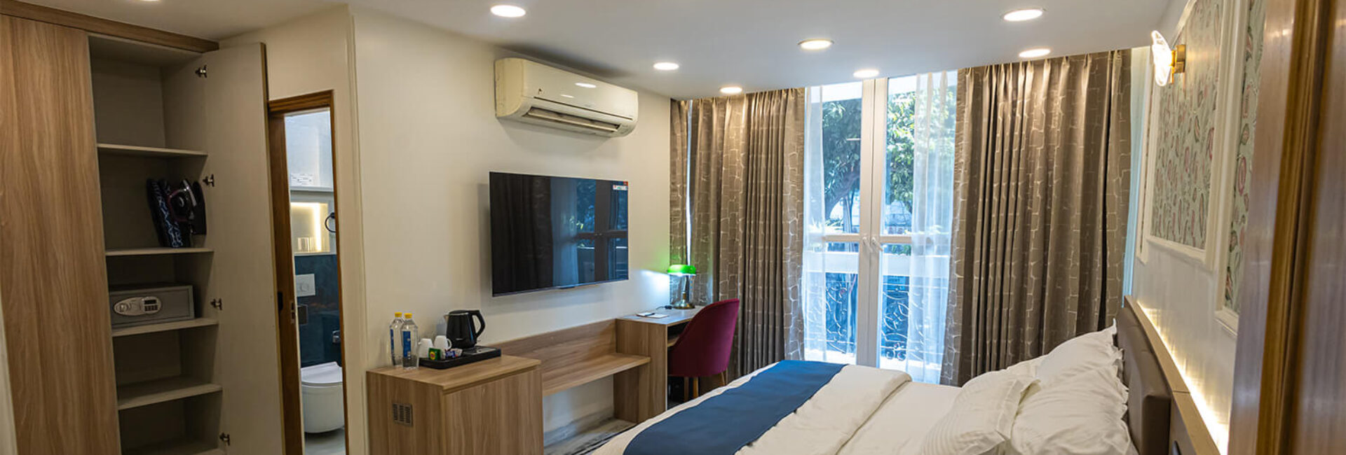 Cloud 9 – Deluxe King Room