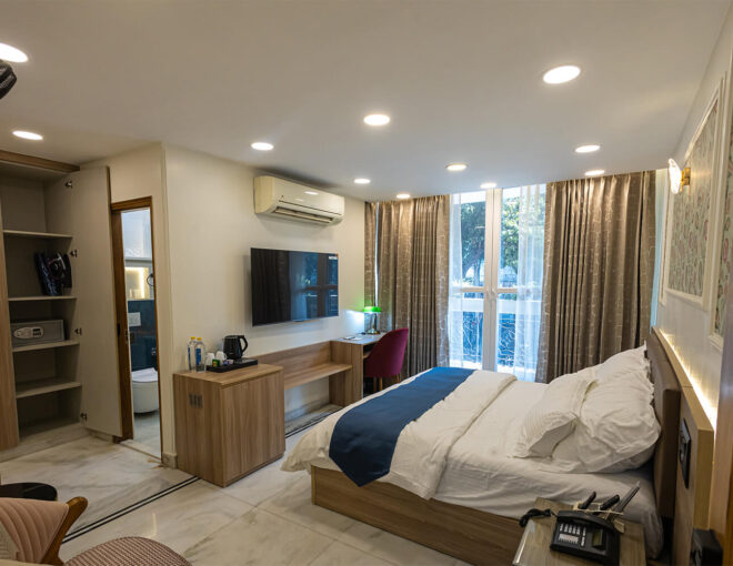 Cloud 9 – Deluxe King Room