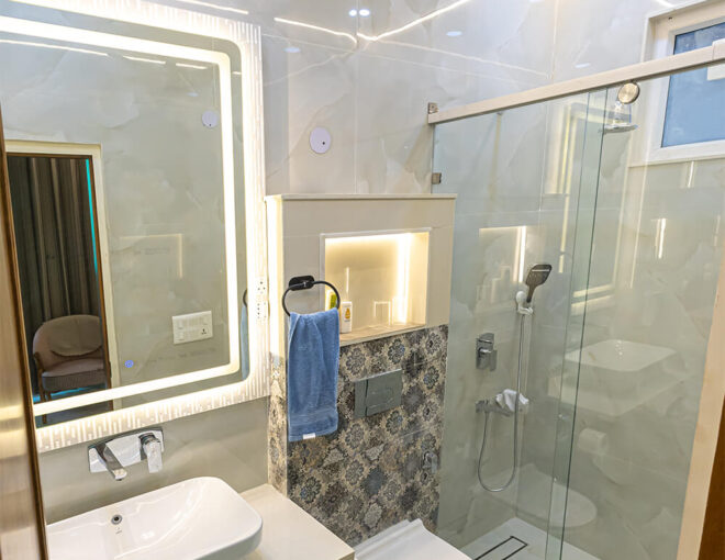 Aura – Deluxe King Room