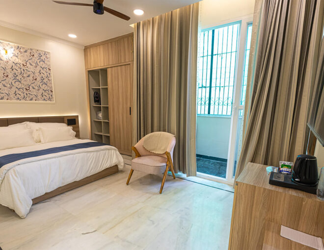 Aura – Deluxe King Room